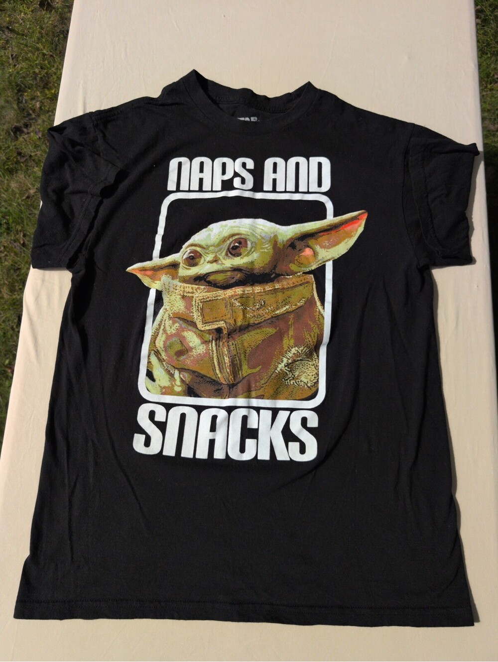 Star Wars Grogu Naps and Snacks T-Shirt Mens M Black Mad Engine Tee EUC